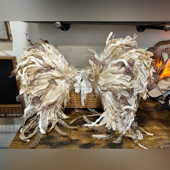 Real Feather Pink Angel Wings Lace Tutu Pearls Set Photo Prop Costume
Dress Up - Picture 2 of 8